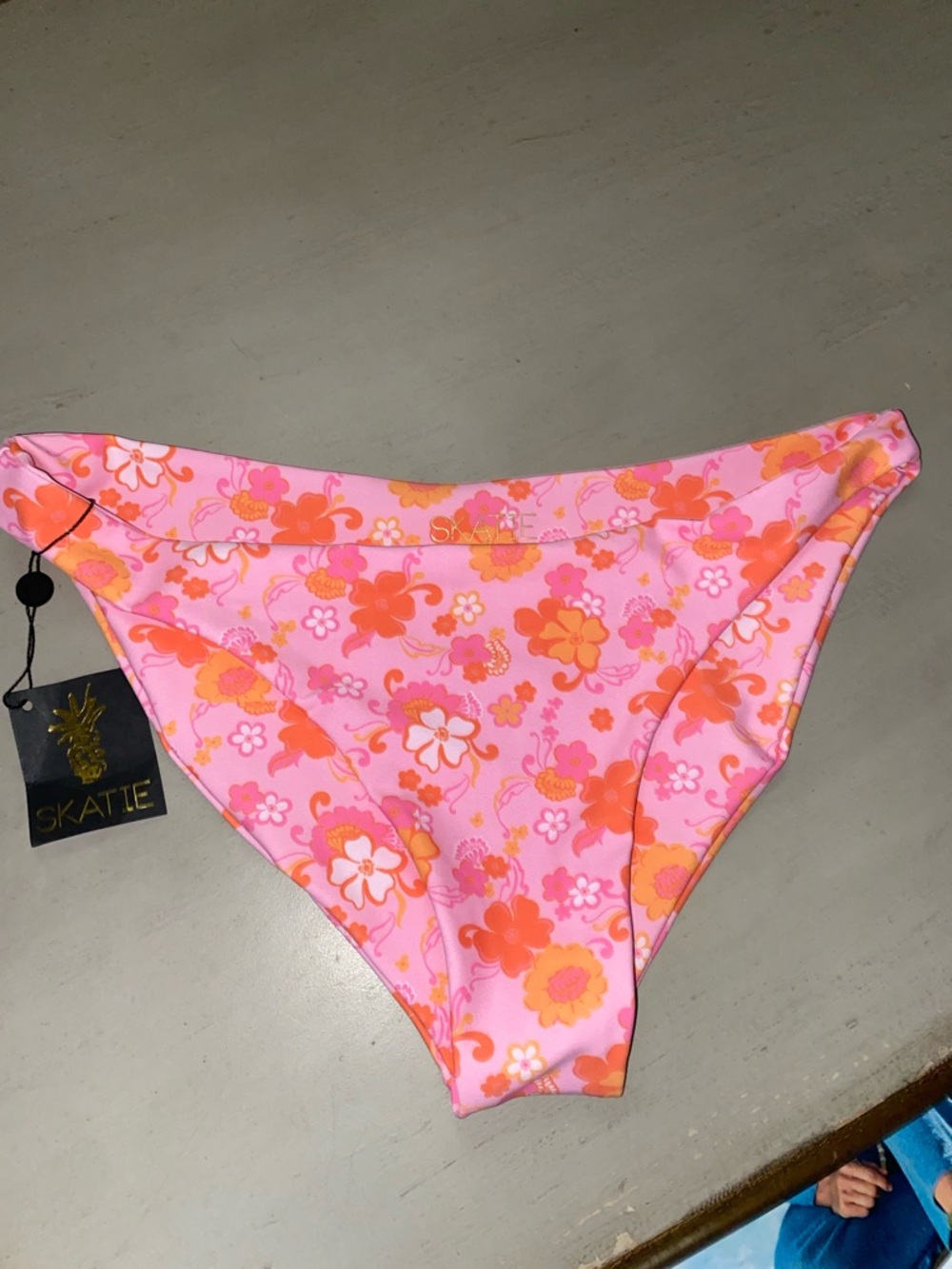 New Skatie Bikini 👙 Bottoms, 21% spandex, Hot Pink, size X-Large